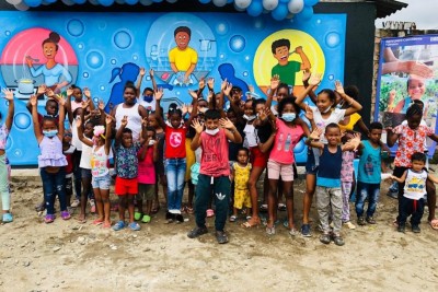 Leaders of Change designed sketches during the workshop, which were incorporated into the mural, ensuring the community can remember and practice proper hand hygiene through engaging visual reminders.