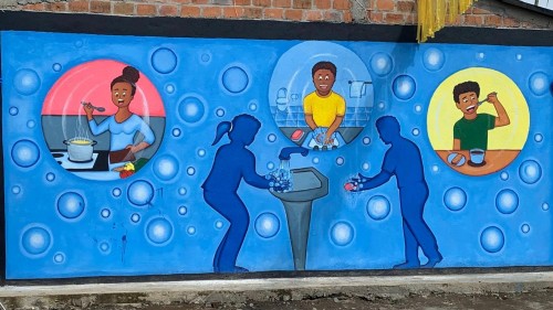 The mural implementation workshops involved mainly children between the ages of 7 and 12 and adults between the ages of 35 and 50. The mural is an opportunity to mobilize everyone to wash their hands with positive messages